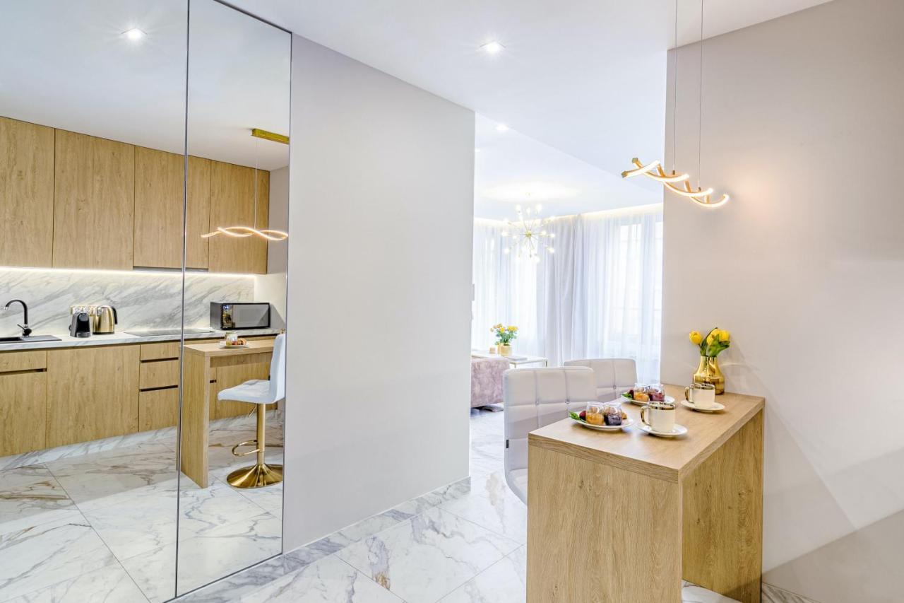 Golden Queen Apartments Old Town Krakow Luaran gambar